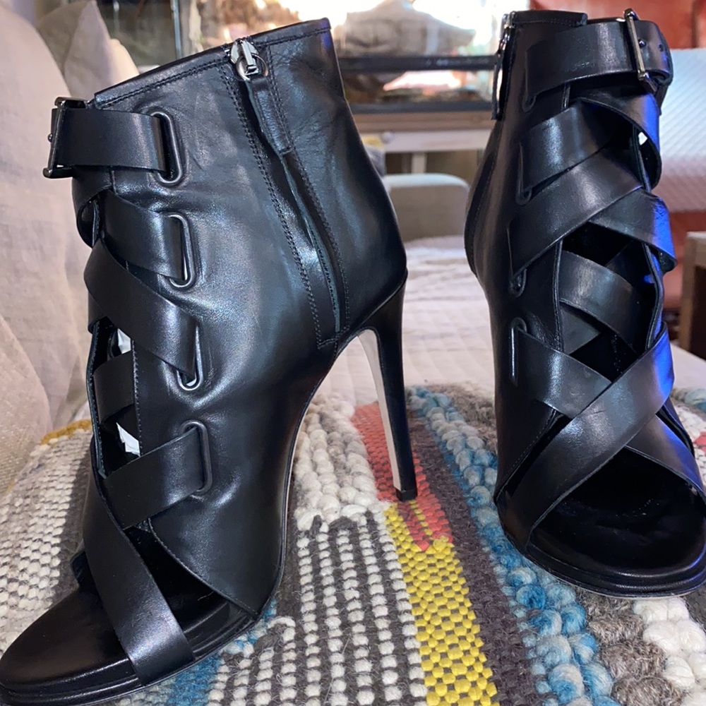 Diane Von Furstenberg Peep Toe Heels Size 8